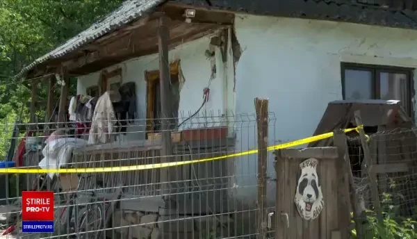 Detalii șocante în cazul copilului mort și ascuns într-un sac de plastic. Tatăl ar fi vrut să ia în continuare îndemnizația