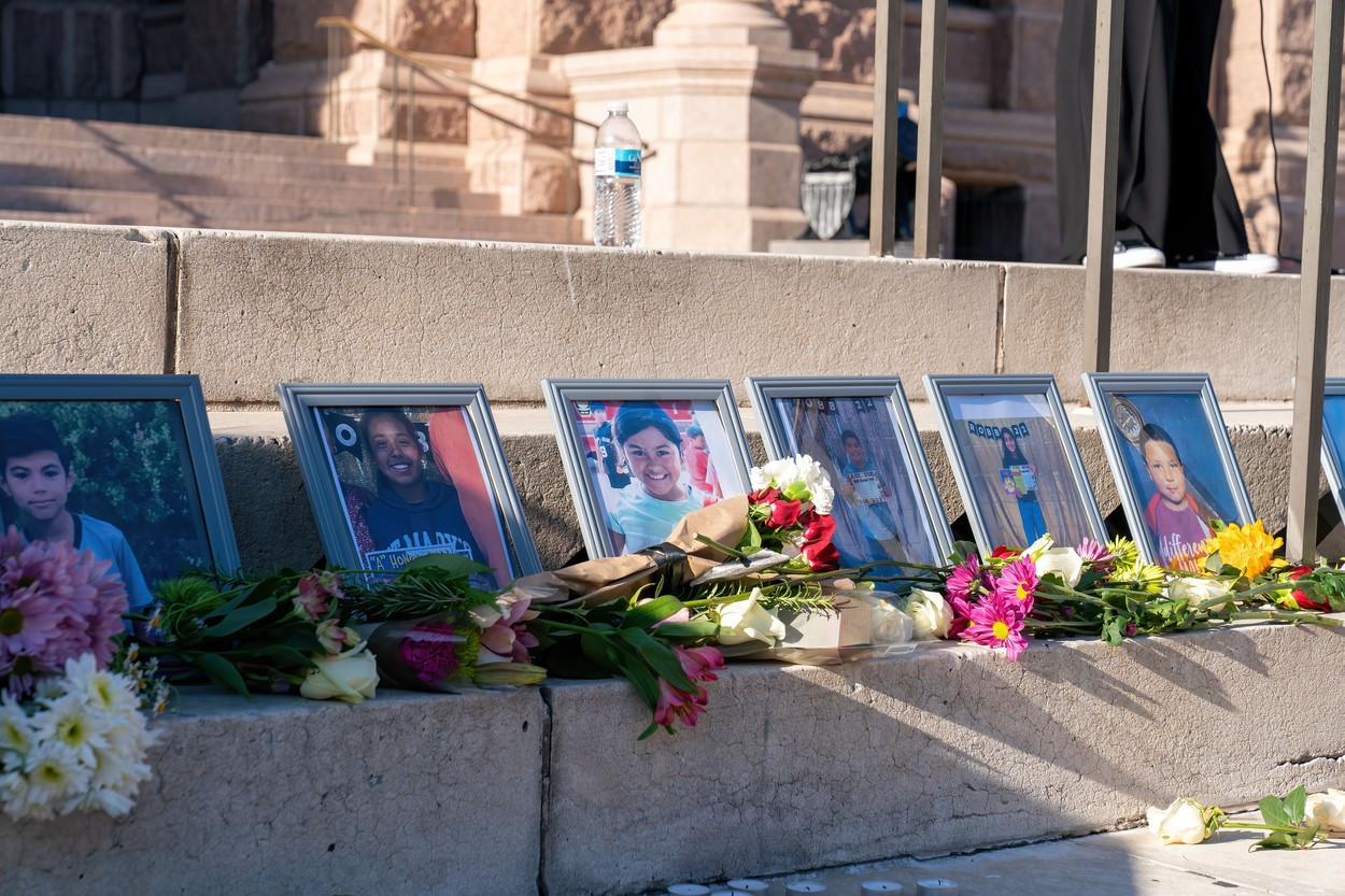 Ce povestesc martorii care au asistat la masacrul de la școala din Texas: „Poliția nu făcea nimic”