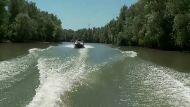 Criză de turiști în Delta Dunării. Proprietarii pensiunilor preferă să-si țină camerele goale, decât să lase din preț