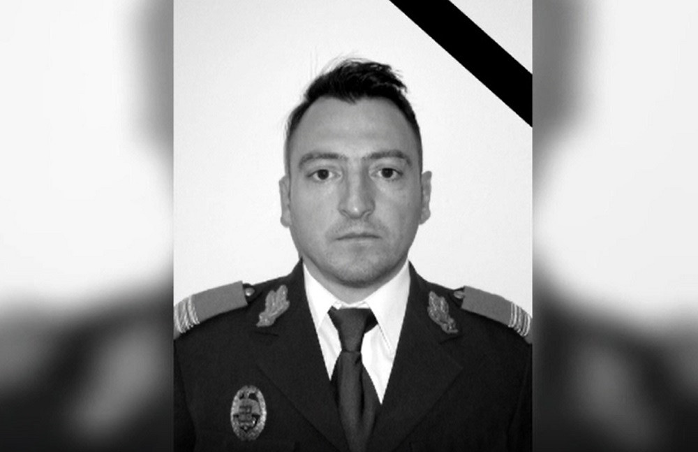Moartea parașutistului militar la baza de la Boboc i-a șocat pe vecinii acestuia: "Doare cînd vezi așa ceva"
