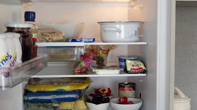 Irosim până la 600 de lei pe lună. Milioane de tone de mâncare ajung la gunoi