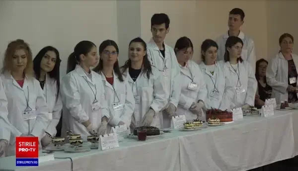 Concurs culinar la Galați. Vedeta evenimentului a fost înghețata cu pudră de afine și aromă de trandafir