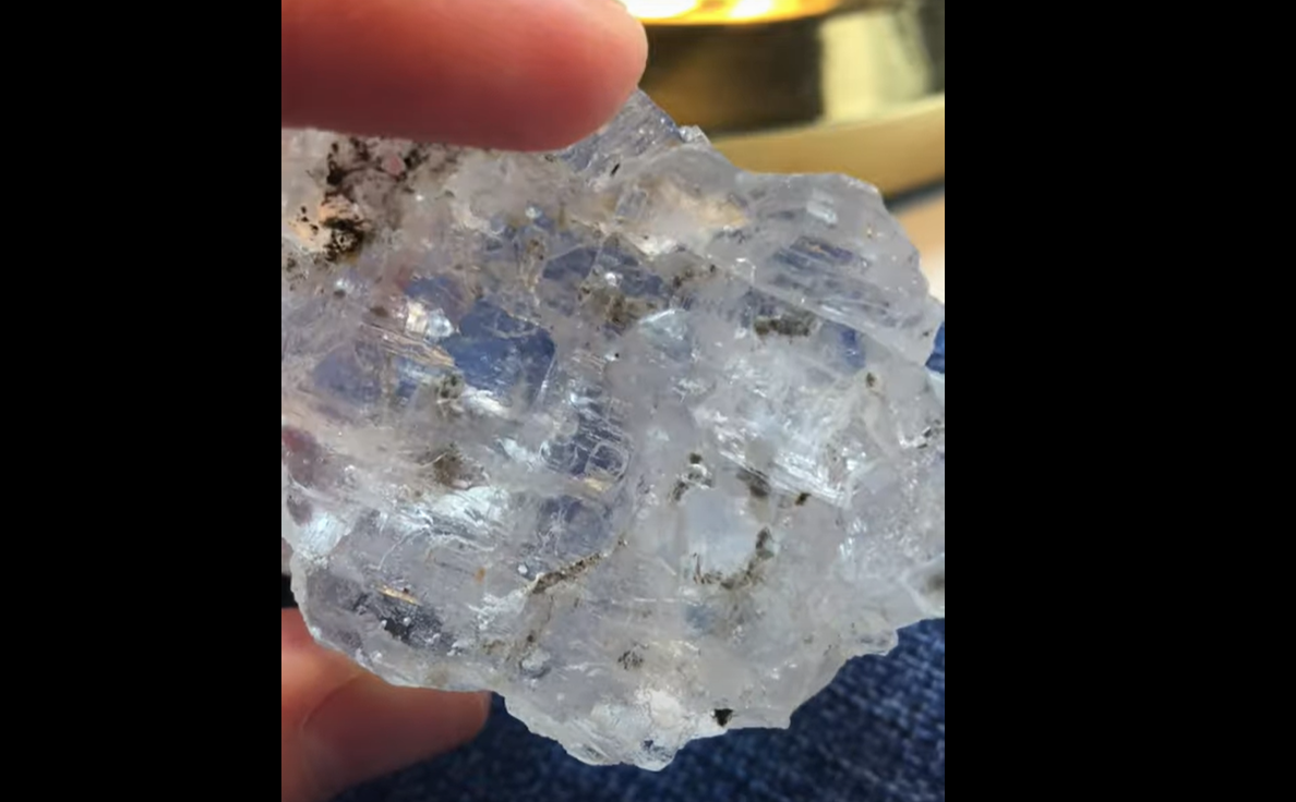 Cristal de 830 de milioane de ani, conținând microorganisme antice, va fi deschis. Care e riscul unei pandemii apocaliptice