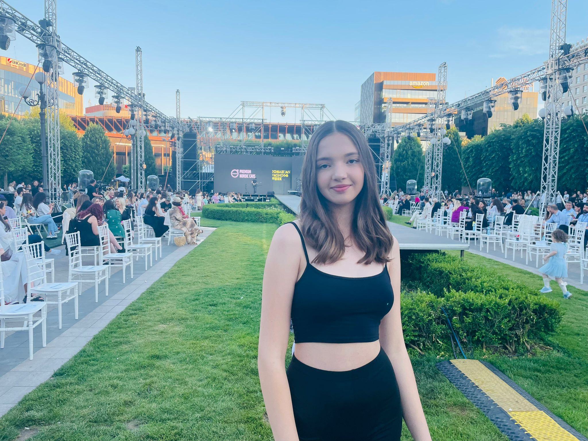 Povestea a cinci tinere din Ucraina care defilează pe catwalk-ul Romanian Fashion Week, de la Iași