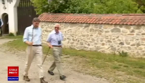 Prințul Charles a luat la pas dealurile împădurite de pe Valea Zălanului