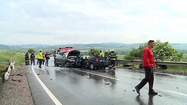 Accident grav, în Mureș. Opt persoane au ajuns la spital