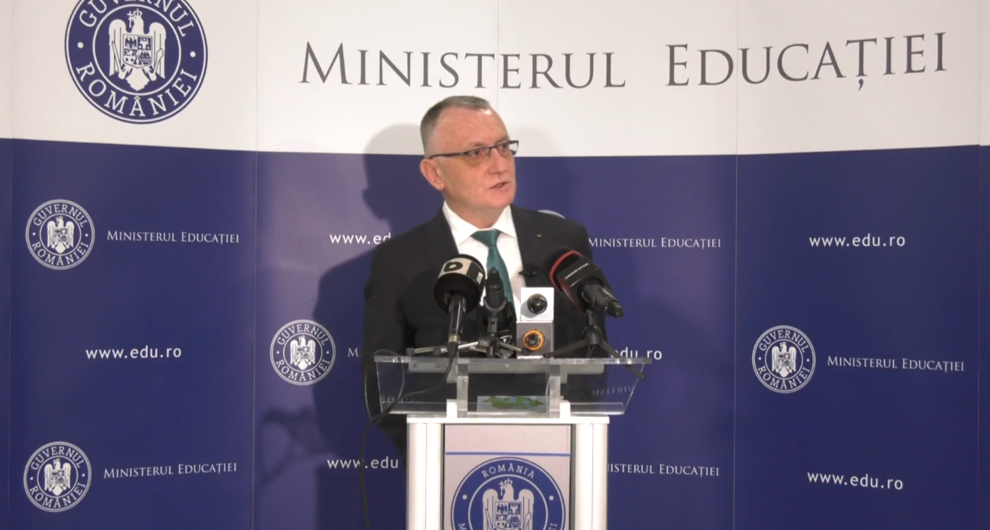 Bacalaureat 2022, sesiunea de toamnă. Cîmpeanu: Rata de promovare, după soluţionarea contestaţiilor, este de 35,4%