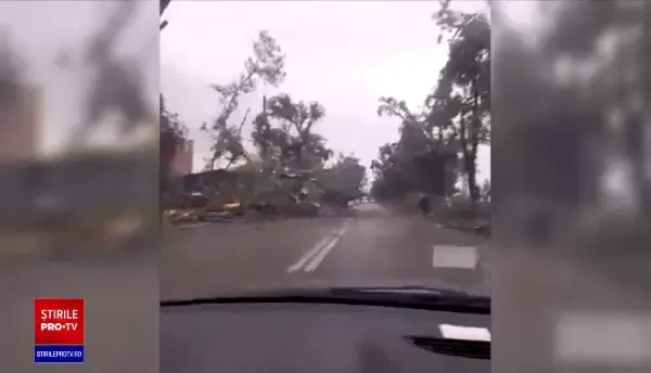 Ploaia a transformat străzile din Craiova în râuri. Mașinile, inundate după ce canalizarea a refulat