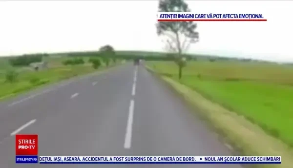 O mașină a explodat în urma unui accident grav în județul Iași. Șoferul a dat vina pe un pasager, care a murit carbonizat