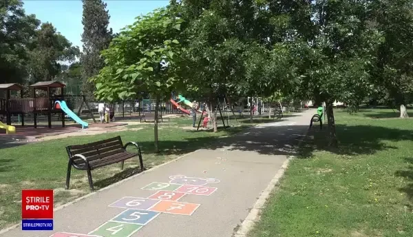 O fetiță de un an și jumătate a fost lovită de un adolescent pe o trotinetă electrică