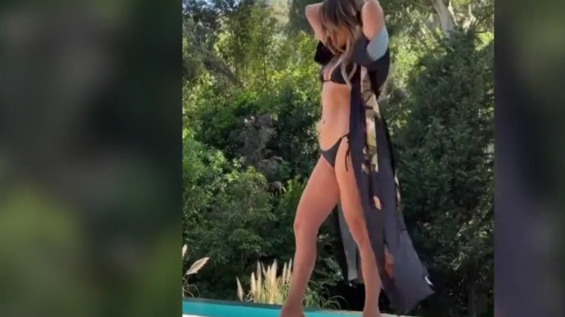 Jennifer Lopez, apariție spectaculoasă la 52 de ani în costum de baie. FOTO ȘI VIDEO