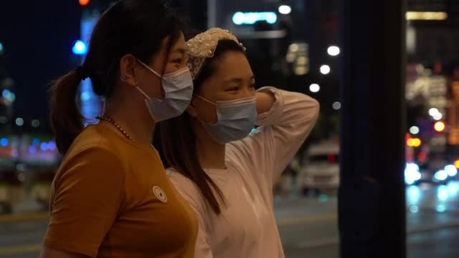 După mai bine de două luni, Shanghai a ridicat din restricțiile care au sugrumat economia