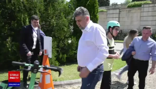 Președintele PSD Marcel Ciolacu a mers cu trotineta