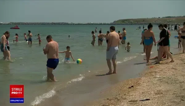 Mai sunt două săptămâni din programul "Litoralul pentru toți", iar plajele de la malul mării au fost animate de turiști