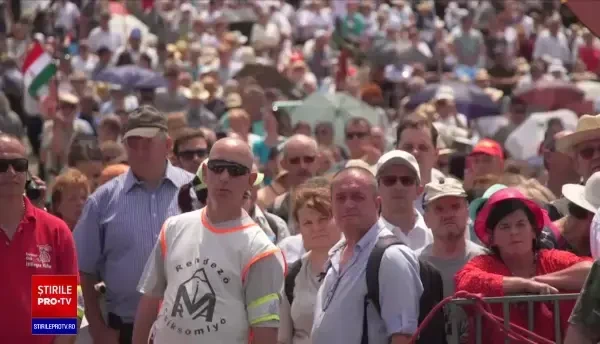 Sute de mii de pelerini au luat parte la Rusaliile Catolice, la Șumuleu Ciuc. Evenimentul, nelipsit de incidente