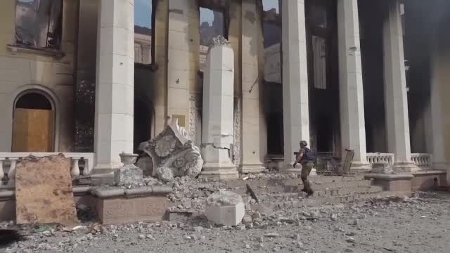 După o lună de acalmie, Kievul este din nou vizat de loviturile invadatorilor. Luptele continuă și în estul Ucrainei