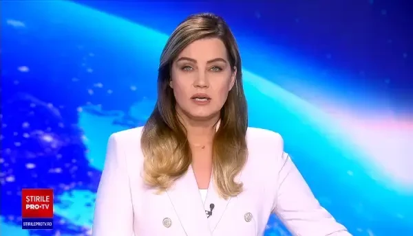 Șoferiță snopită în bătaie în Baia Mare, după ce a lovit un copil care traversa fără să se asigure. I-au distrus și mașina