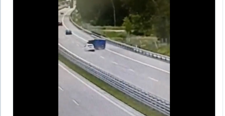 Trei români care se întorceau acasă din Anglia au murit într-un accident groaznic, în Cehia. Doi sunt în stare critică. VIDEO