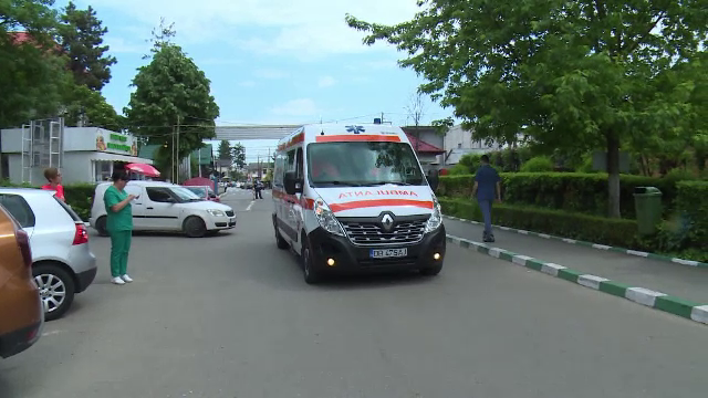 Adolescent spitalizat după ce a consumat droguri fără să vrea, la un banchet. Ce i-a spus mamei sale