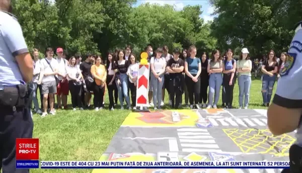 Zeci de copii din Târgoviște au învățat cum se acordă primul ajutor, dar și cum să se ferească de pericolele de pe internet