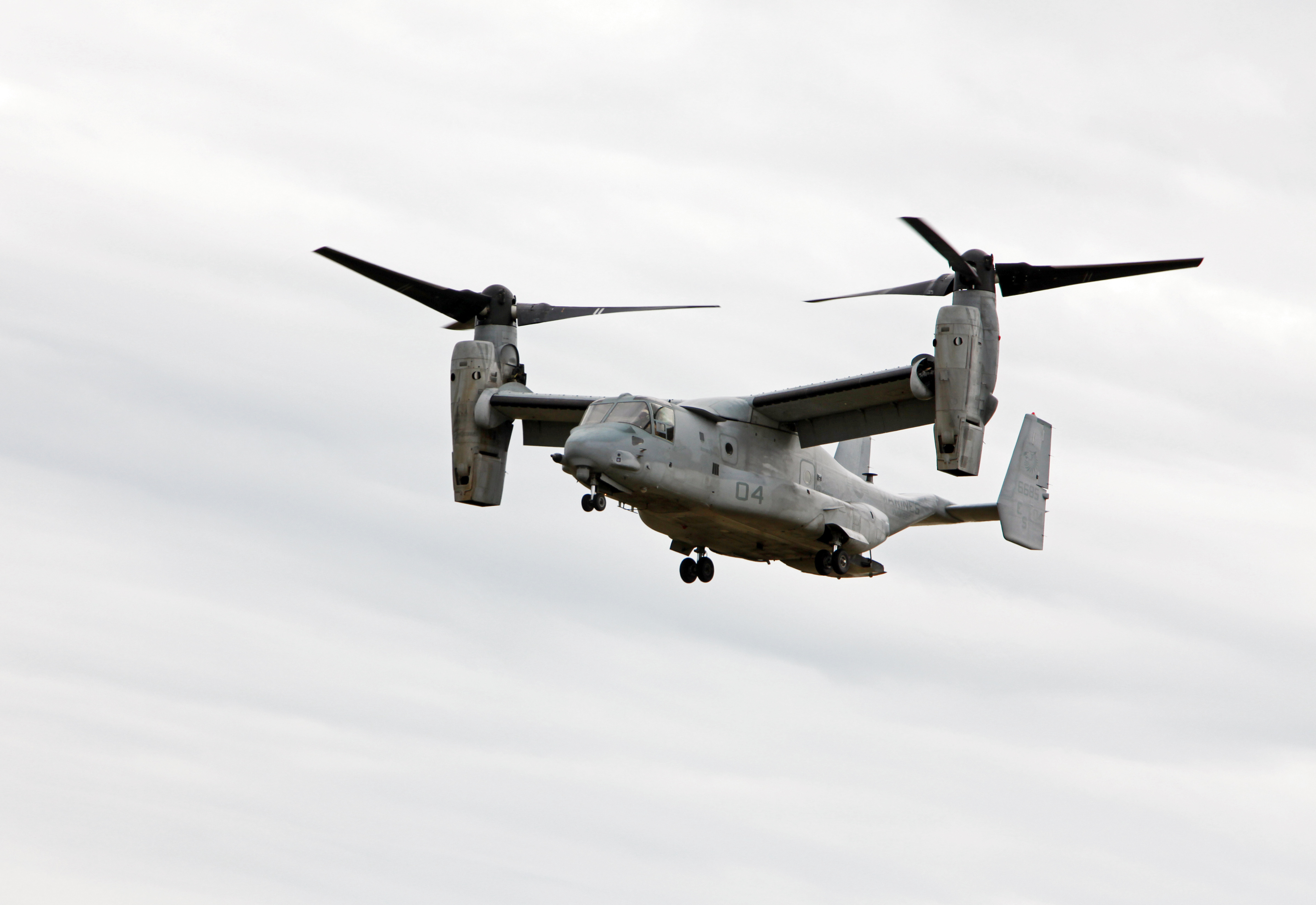Un avion militar de tip MV-22 Osprey s-a prăbușit în sudul Californiei. Patru oameni au murit