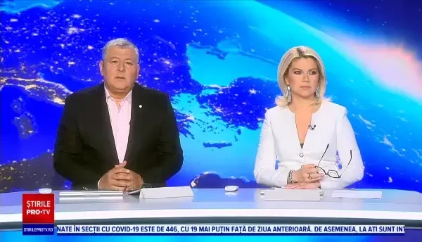 Momente de groază pentru opt români care se întorceau din străinătate. Microbuzul în care se aflau, a luat foc în mers