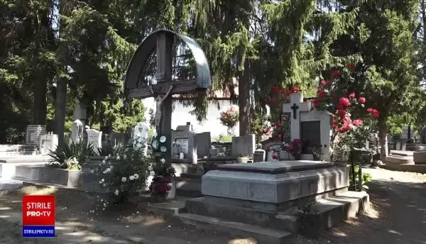 Cel mult 8 coroane la un mormânt, în Târgu Mureș. Familiile îndoliate vor avea de plătit dacă nu se respectă regula