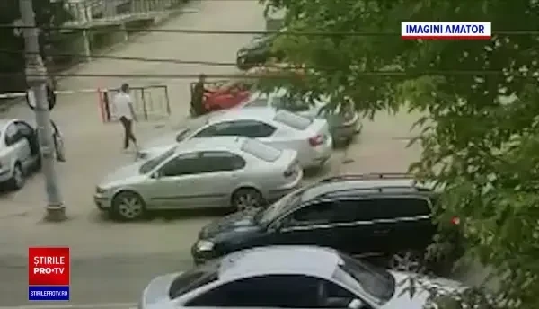 Răfuială în centrul orașului Târgoviște, după ce un șofer nu a acordat prioritate unui pieton