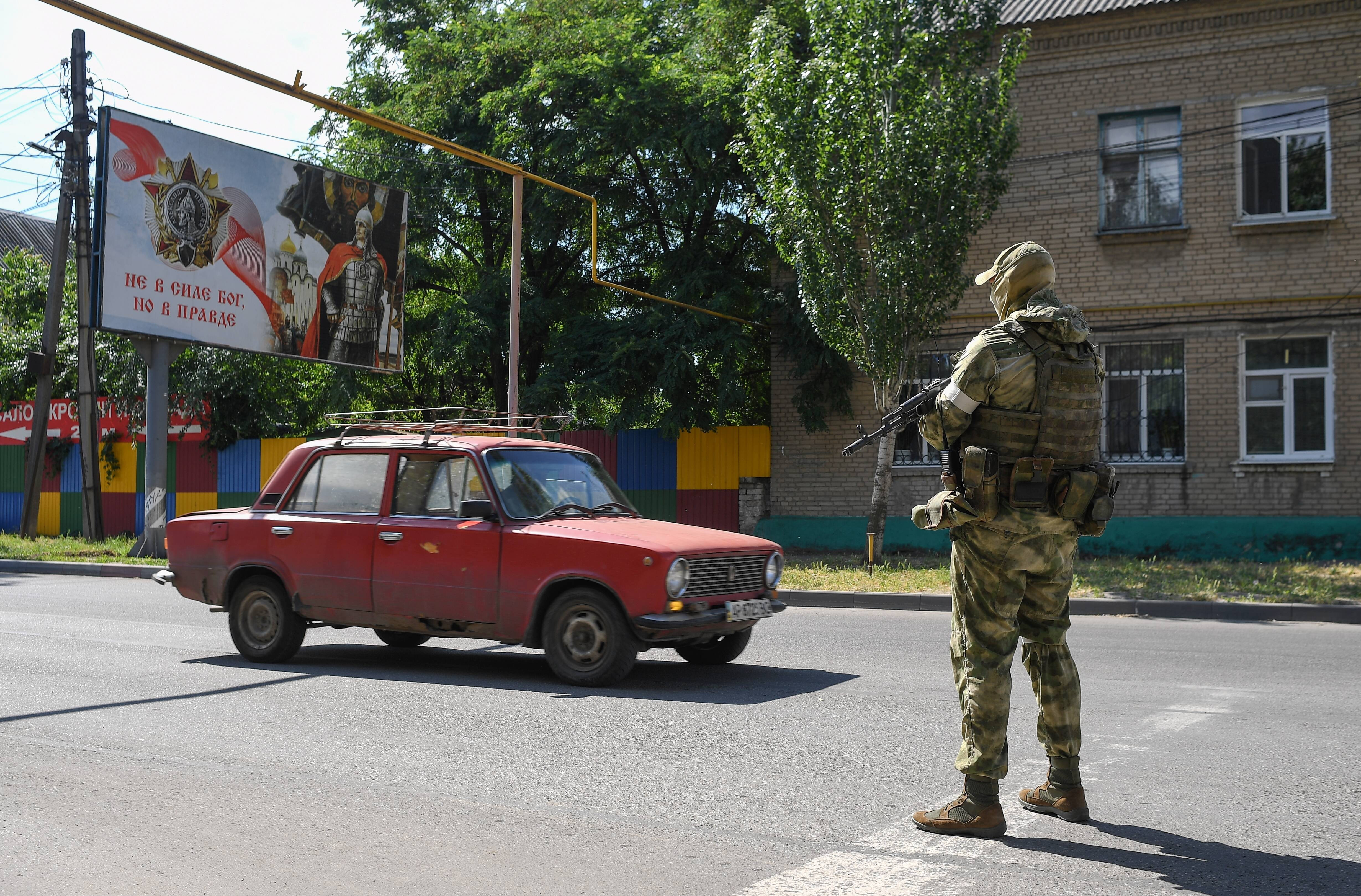 TASS: Autorităţile ruse din regiunile ocupate Melitopol şi Herson au început să elibereze paşapoarte ruseşti