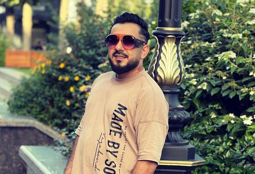 Cunoscut interpret de manele, prins drogat la volan în Timișoara. Mașina nu era înmatriculată