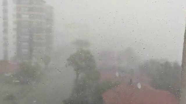 Furtună violentă la Ankara. A plouat în câteva ore cât în 4 luni. Un bărbat a fost găsit mort