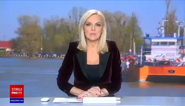 Un feribot fluvial militar acţionează de sâmbătă la punctul de traversare a Dunării de la Galați