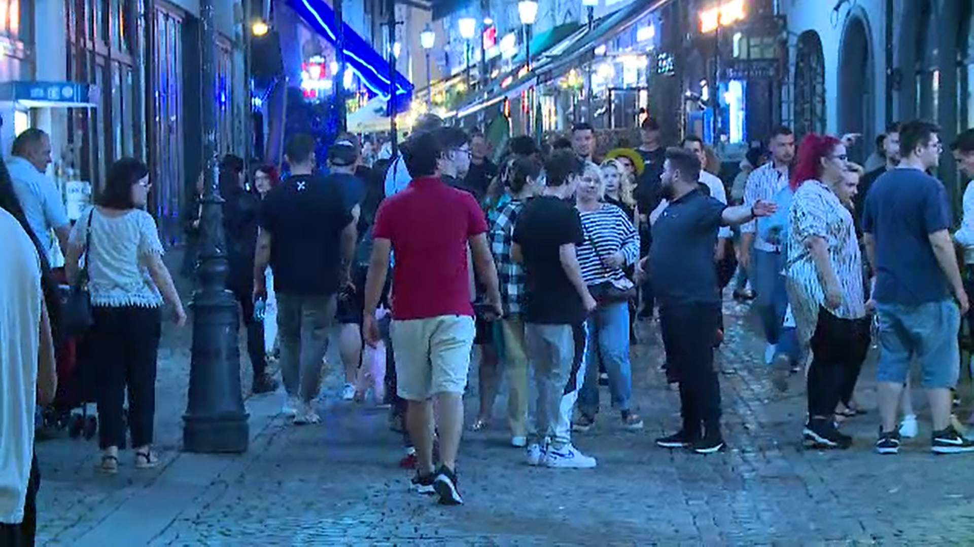 Bucureștenii care nu au părăsit orașul de Rusalii au umplut duminică-noapte cluburile din Capitală