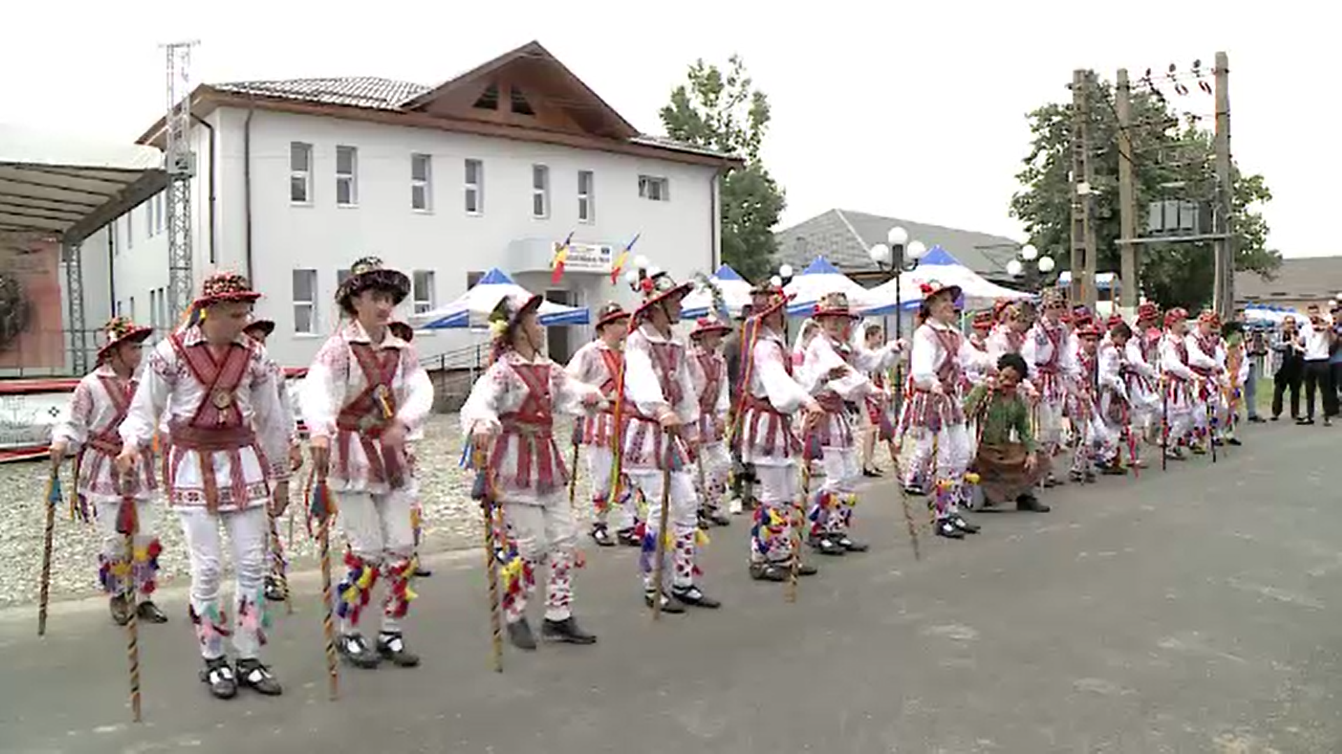 În Olt nu există Rusalii fără ca cete de călușari să se avânte pe ulițele satelor și să joace hora