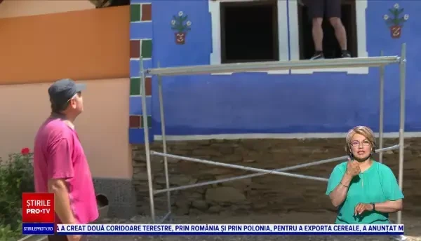 Peste 400 de voluntari au renovat fațadele a 30 de case dintr-un sat din Timiș