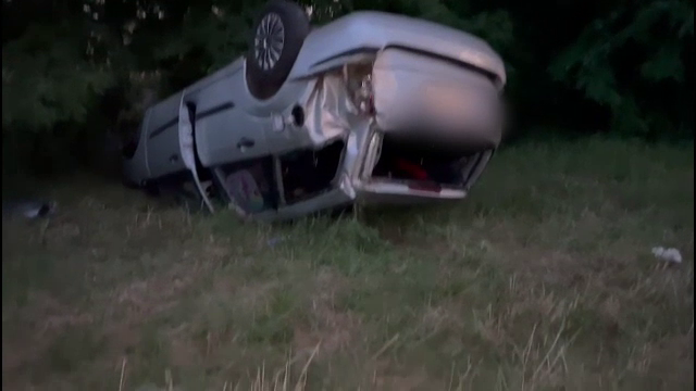 O mașină s-a răsturnat aproape de Timișoara. În autoturism de aflau și doi copii
