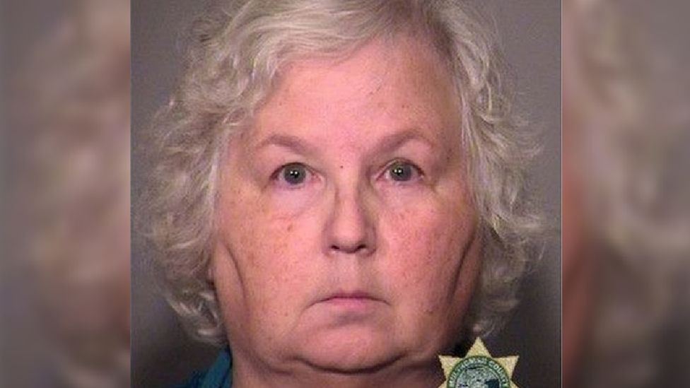 Scriitoarea celebrei cărți „Cum să-ți ucizi soțul” a fost condamnată la închisoare pe viață după ce și-a omorât soțul