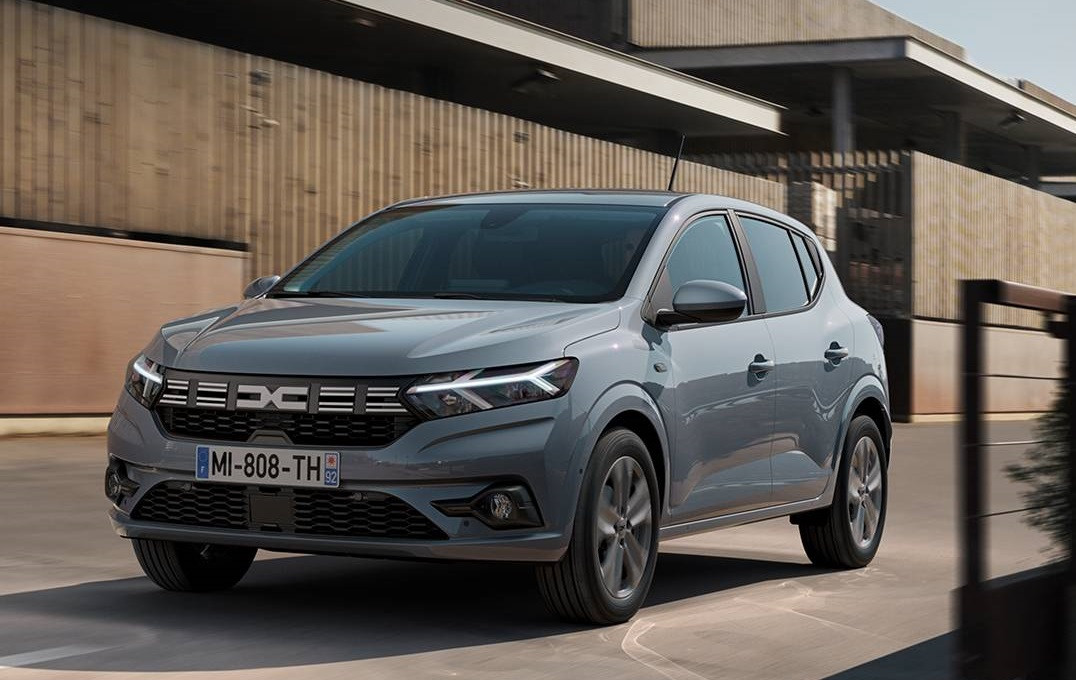 GALERIE FOTO Dacia își schimbă sigla. De când vor putea fi comandate mașinile cu noua emblemă