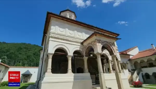 Două măicuțe și trei pelerini de la mănăstirea Hurezi au ajuns la spital după ce s-au otrăvit cu ciuperci