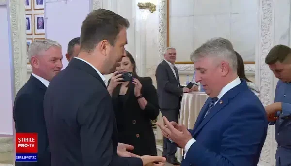 Cătălin Drulă contra Lucian Bode. Schimb de replici pe holurile Parlamentului