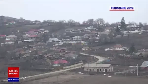 Copil de 14 ani, chinuit și umilit de mama sa. În urmă cu trei ani, băiatul a fost bătut de femeie și filmat de partenerul ei