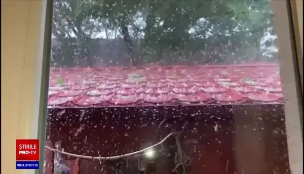 Ploile și furtunile din ultimele zile afectează companiile de asigurări. Se așteaptă creșterea numărului dosarelor de daună