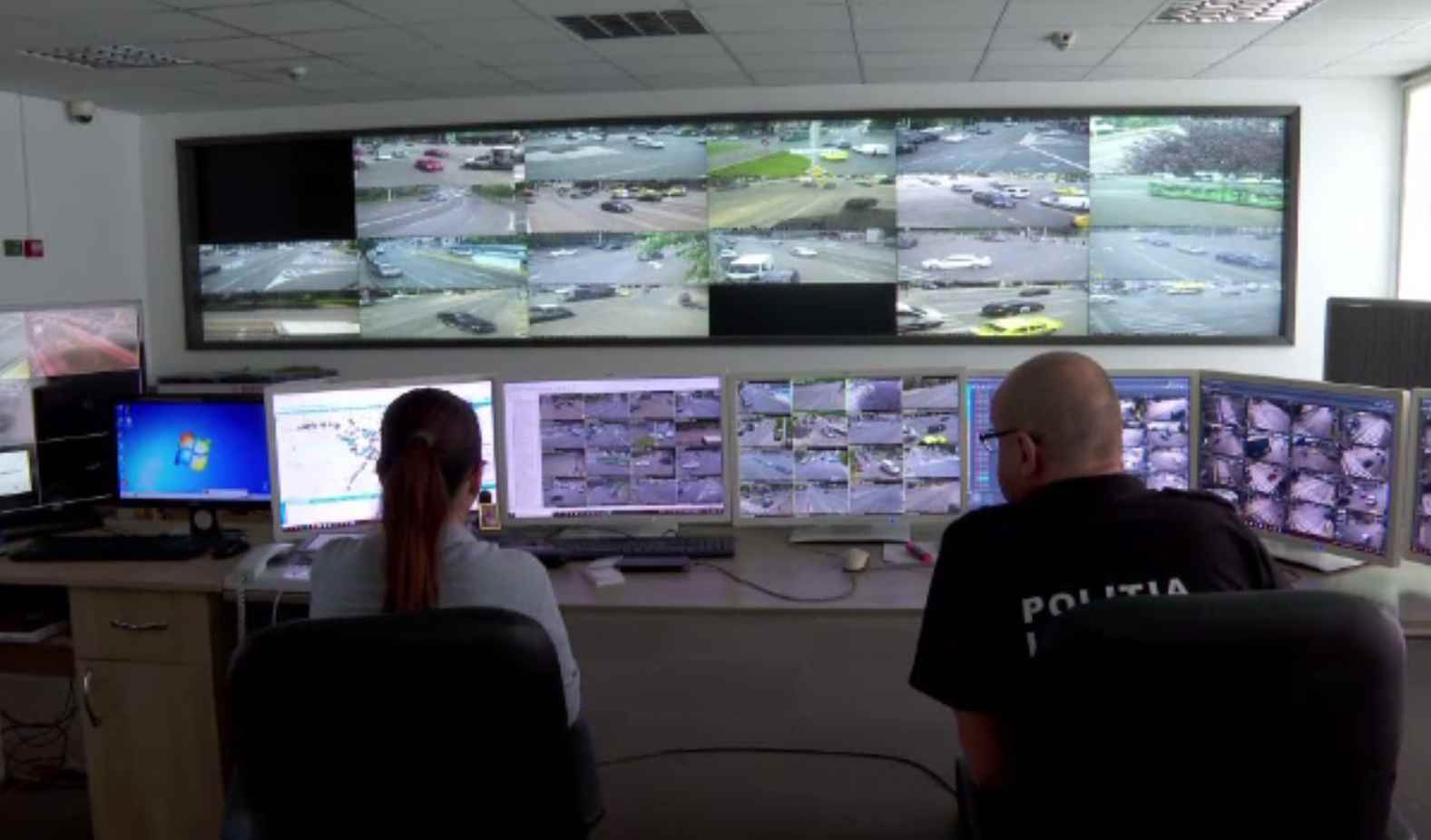 Imagini incredibile surprinse în Iași. Cum a reușit un vatman să evite în ultimul moment un accident