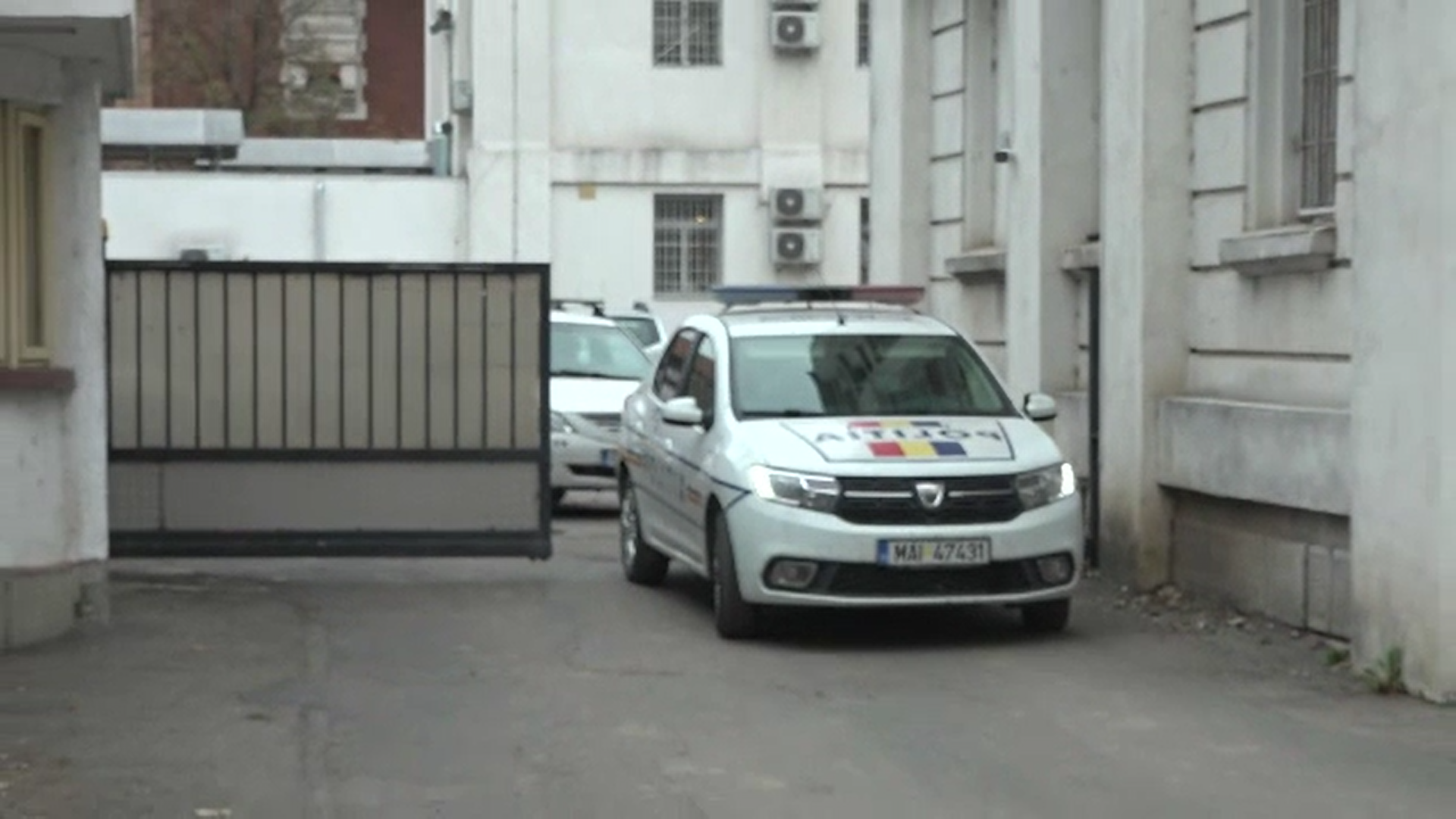 Un medic rezident din Cluj a agresat sexual un băiat de 12 ani. Ca să se urce în mașina lui, l-a ademenit pe minor cu bani