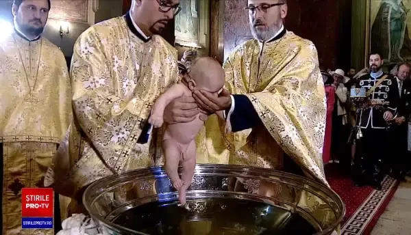 Principele Nicolae și-a botezat fiul, la Catedrala Încoronării din Alba Iulia. Copilul poartă numele regelui Mihai