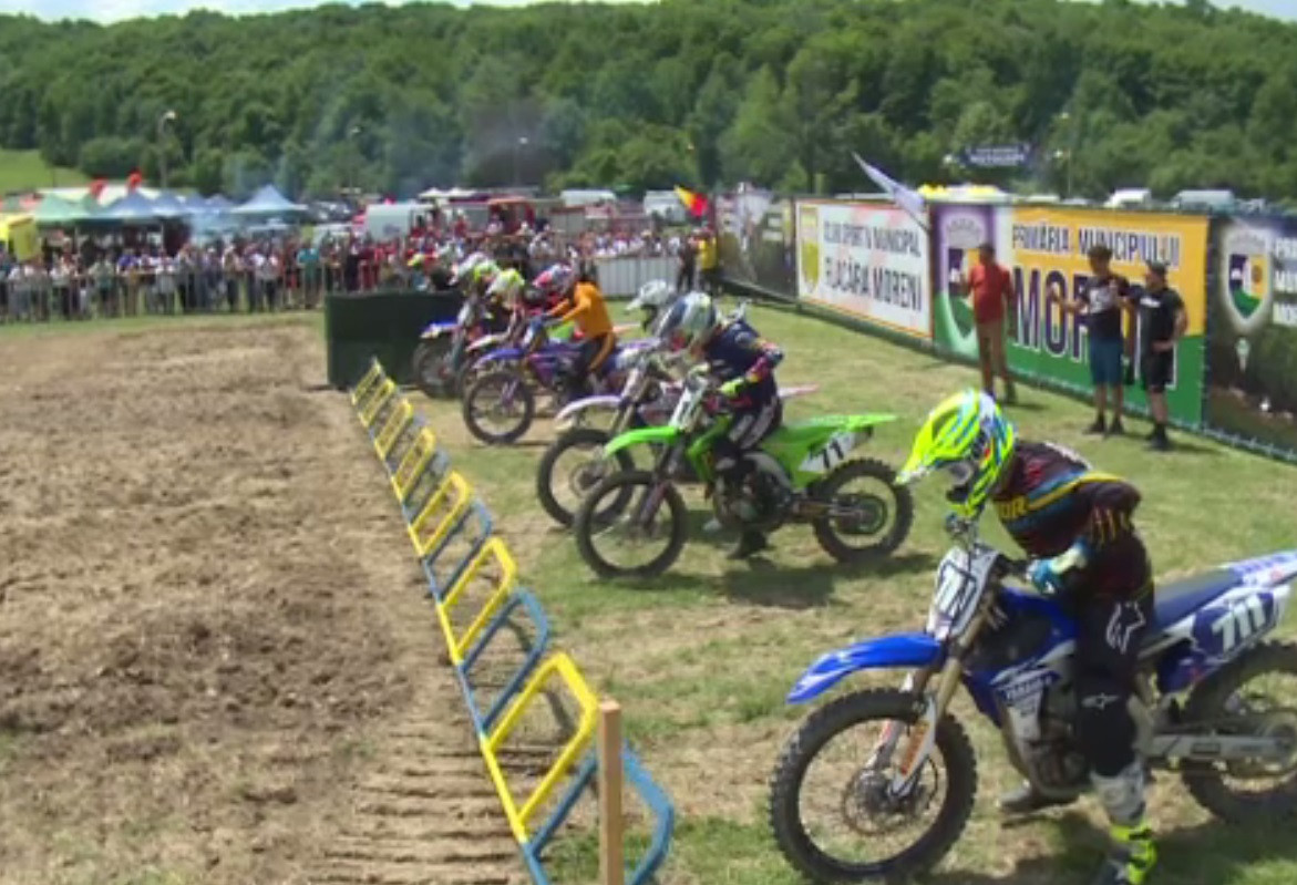 Spectacol în cea de-a patra ediție a Campionatului Naţional de Motocros. Dealul Sângeriș, asaltat de participanți