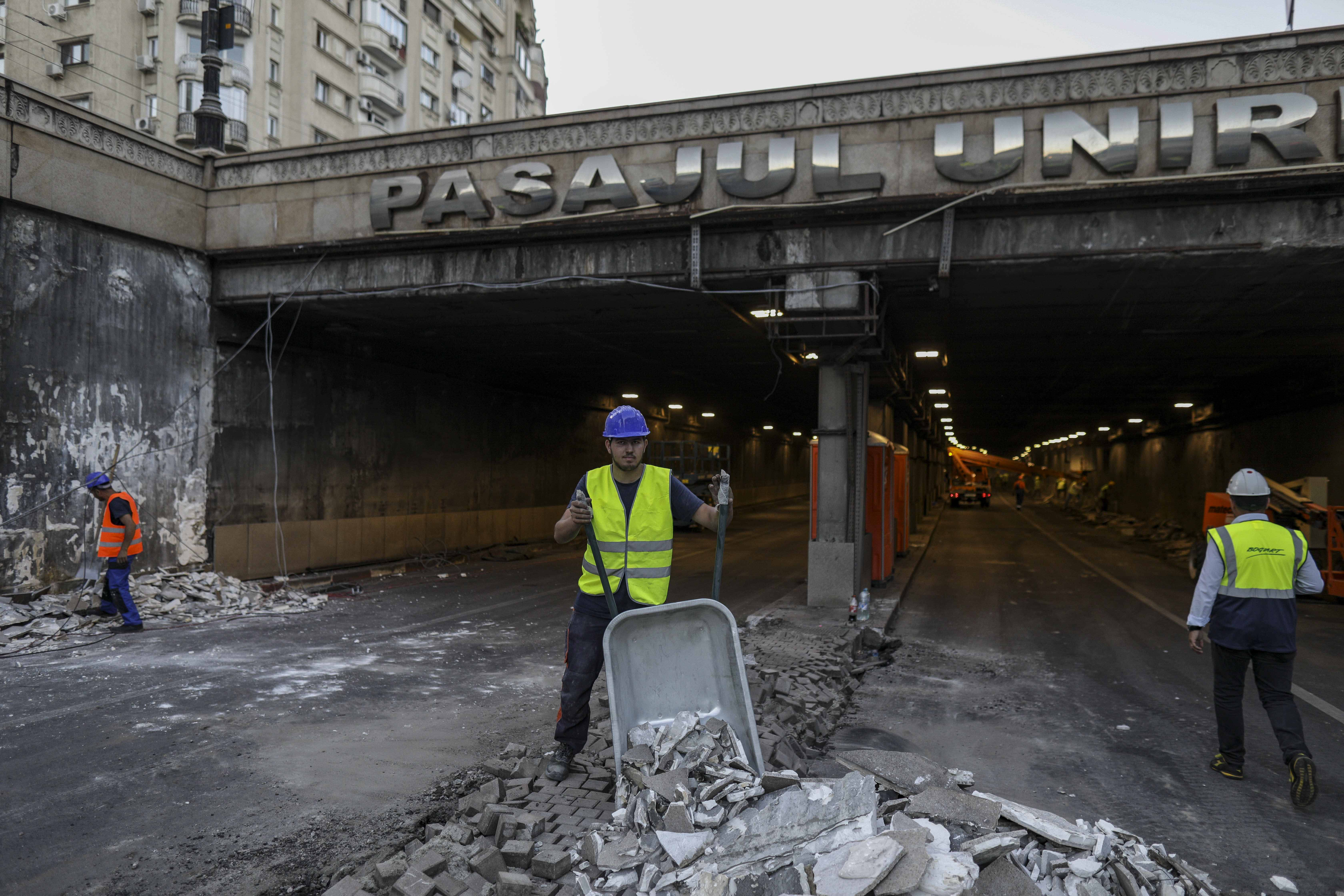 Lucrările la pasajul Unirii se apropie de final. Când va fi redeschis circulației