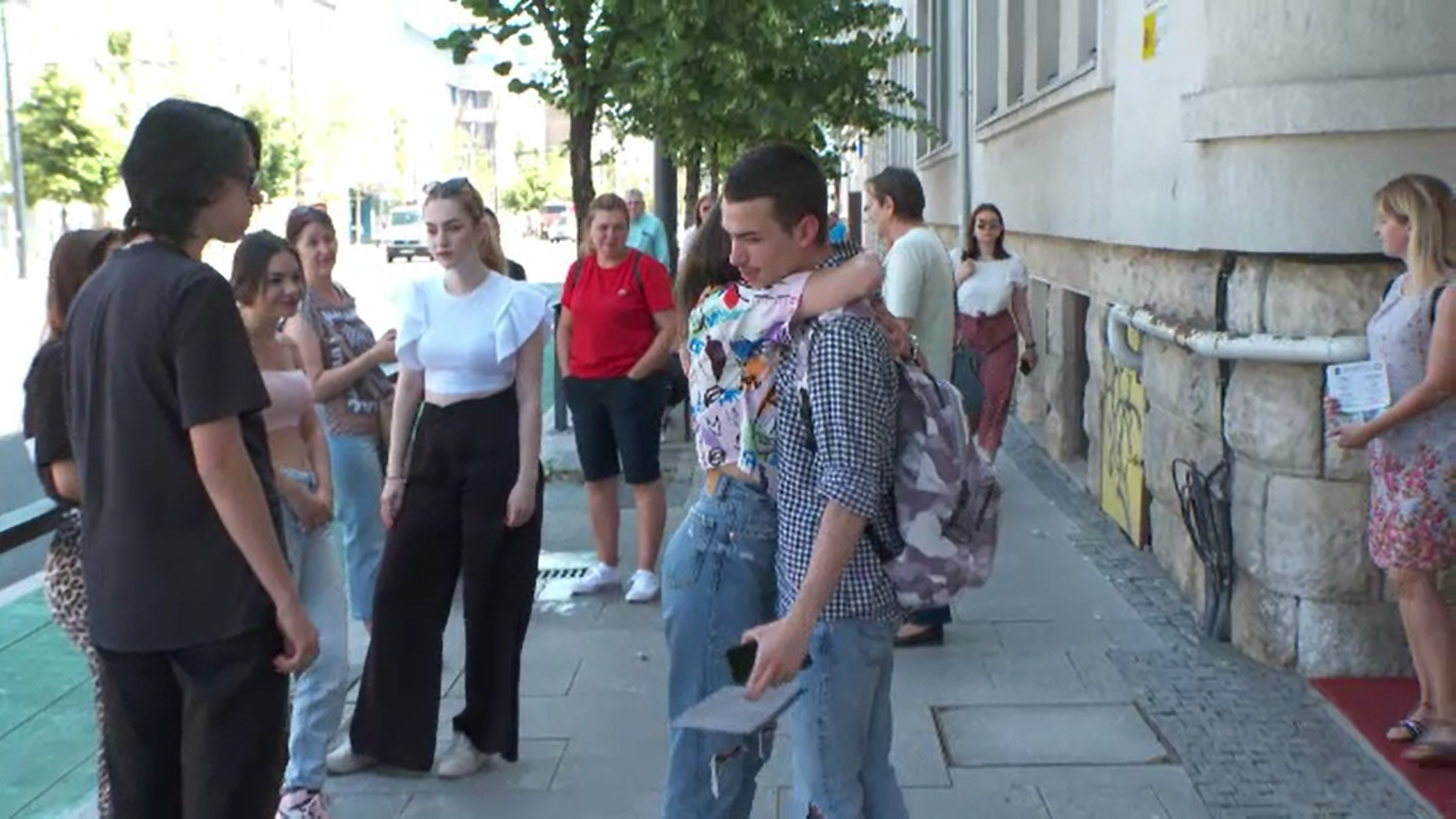 Ce părere au absolvenții despre subiectele la limba română, la BAC 2022: „Am citit înainte să ajung la autobuz”