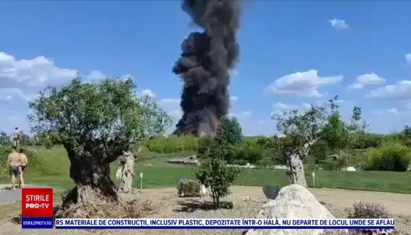 Incendiu la Therme București. Ce spun cei care se aflau în interiorul complexului de relaxare. "M-am rugat să fie bine"