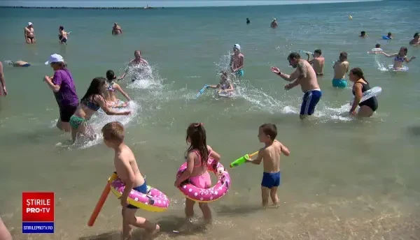 Bucurie imensă pentru zeci de copii sărmani din județele Moldovei. Elevii au primit cadou o vacanță la mare